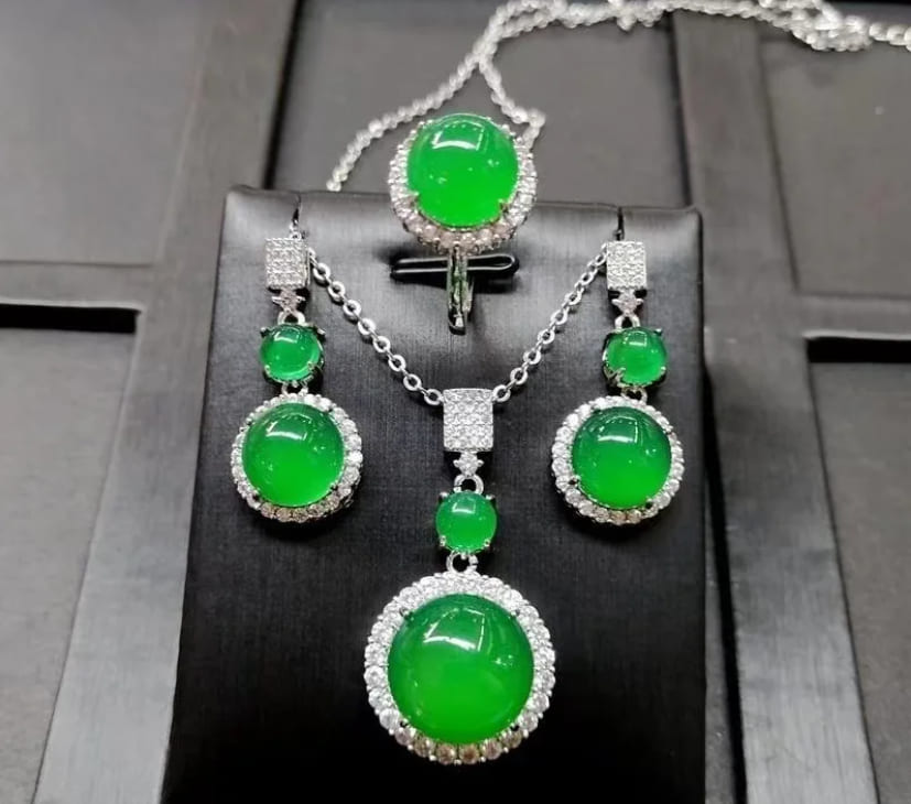 Chia sẻ cách chọn bông tai ngọc phù hợp