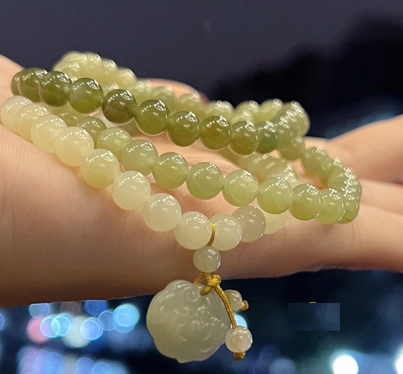 Trang sức ngọc phỉ thúy mang đến cảm hứng cho nghệ sĩ