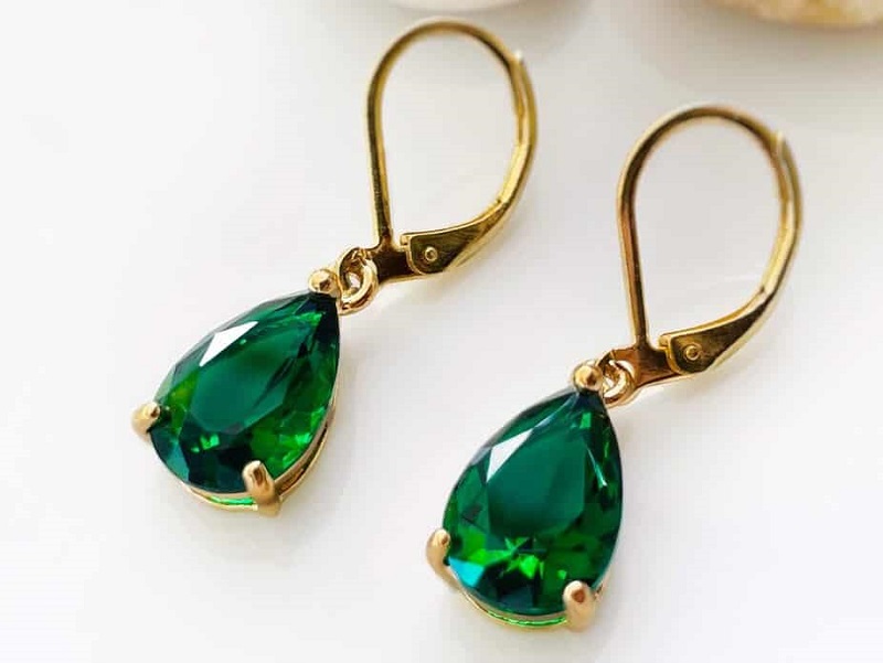 Ngọc nhân tạo và ngọc tự nhiên có nhiều điểm khác biệt