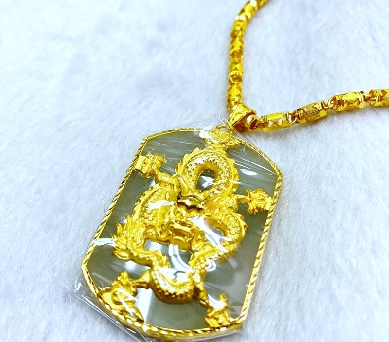 Trang sức ngọc kết hợp kim loại quý - giúp người đeo nâng tầm giá trị