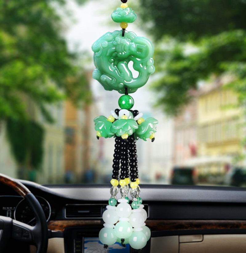 Vị trí tốt nên đặt vật phẩm bằng ngọc trong phong thủy xe hơi