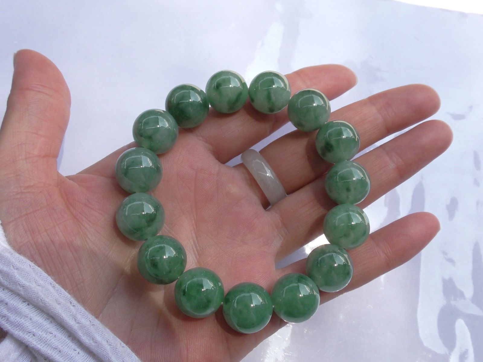 Vòng ngọc tự nhiên cao cấp có giá trị kinh tế tăng dần theo thời gian