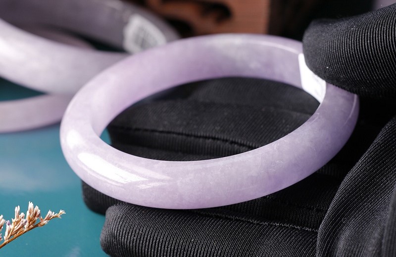 Phong cách vòng tay ngọc Minimalist - đơn giản và đẹp sang trọng