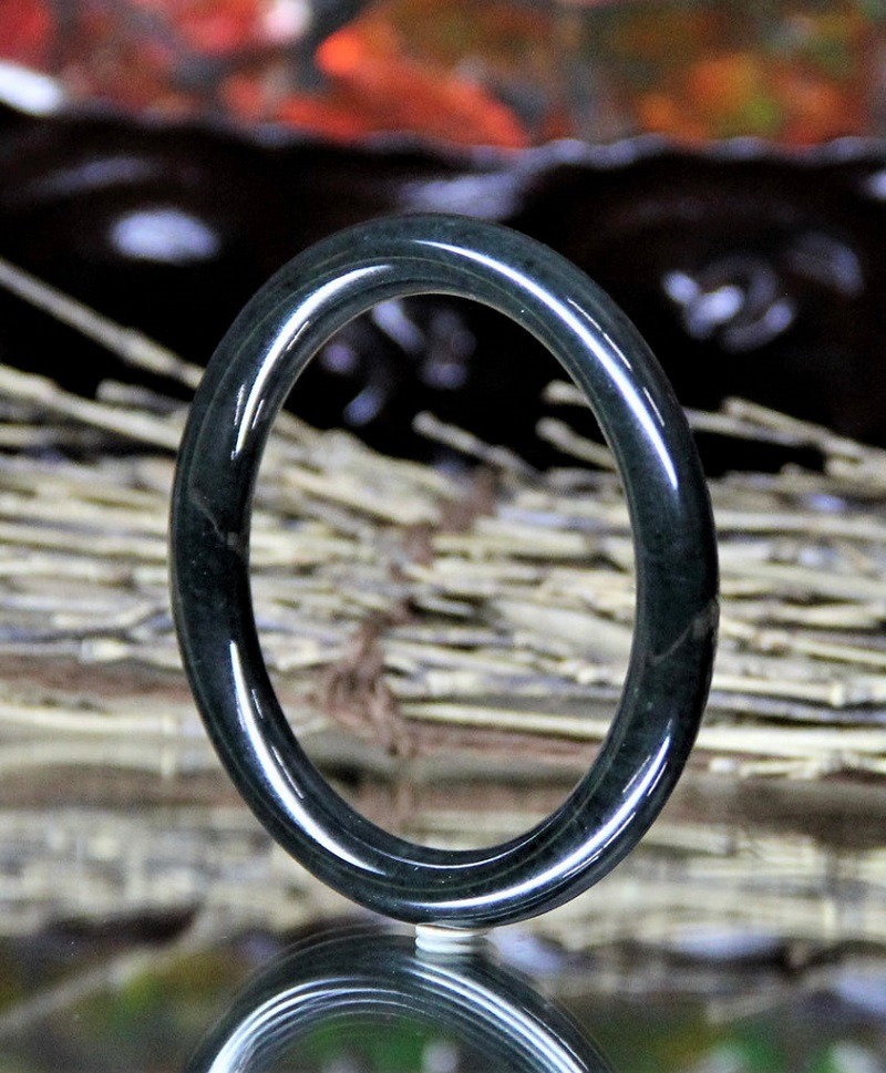 Mua vòng tay ngọc hòa điền tự nhiên chất lượng tại King Jade