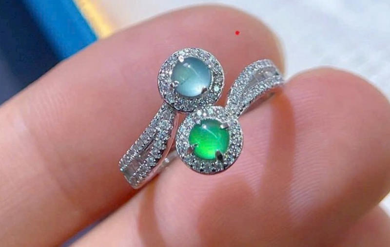 Trang sức ngọc phối kim loại độc đáo, sáng tạo